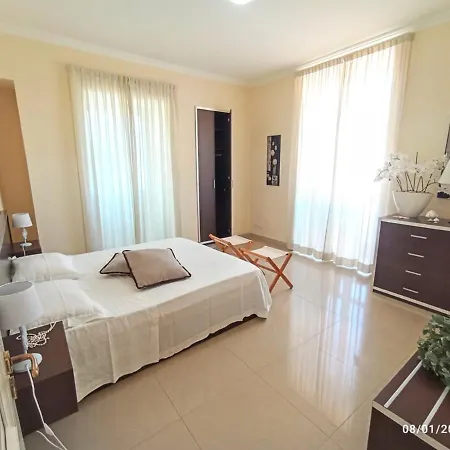 Palazzo Mongio And Apartamento