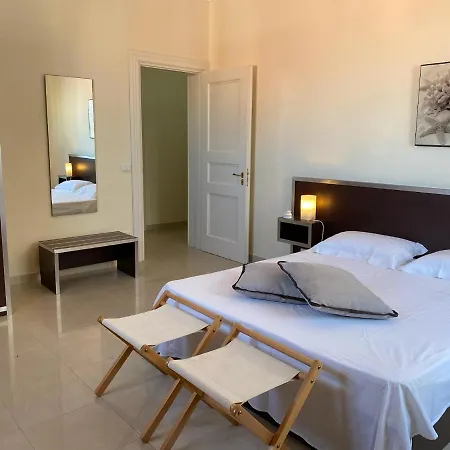 Palazzo Mongio And Apartamento Gallipoli